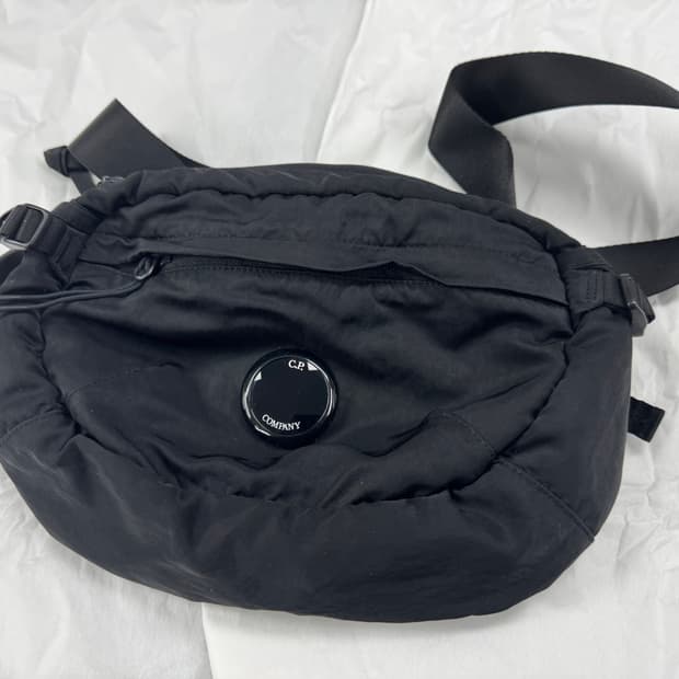 CP컴퍼니 나일론 B 웨이스트백 (블랙)