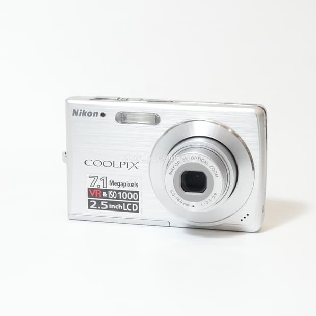 니콘 쿨픽스 S200