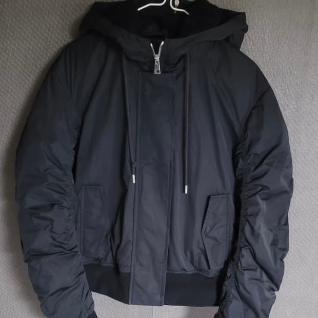 띠어리 봄버자켓