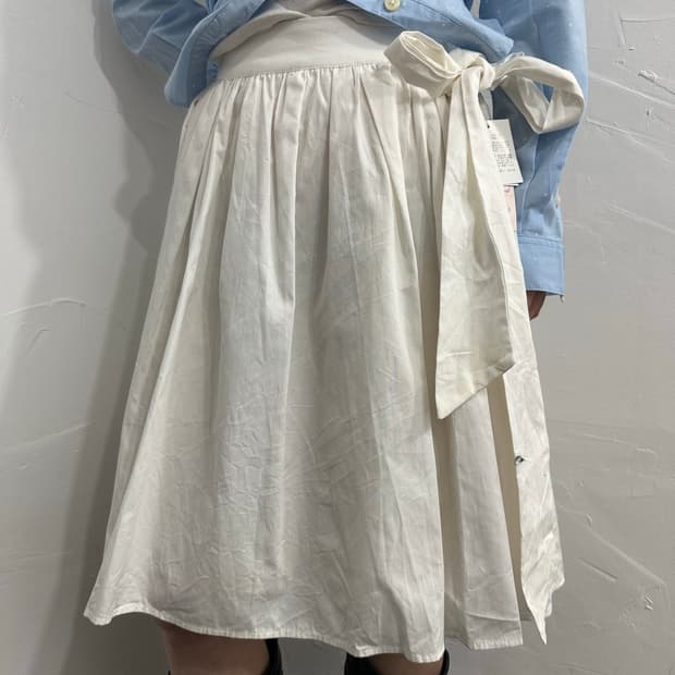 white strap skirt