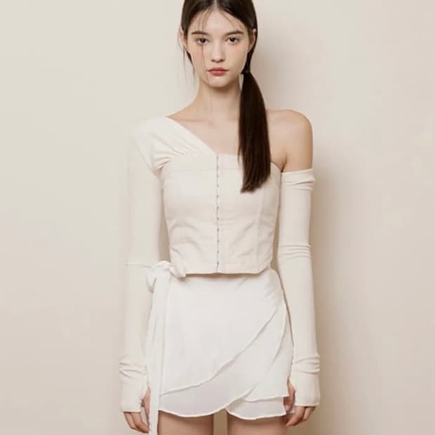 모니카 탑 베이지 S 판매합니다