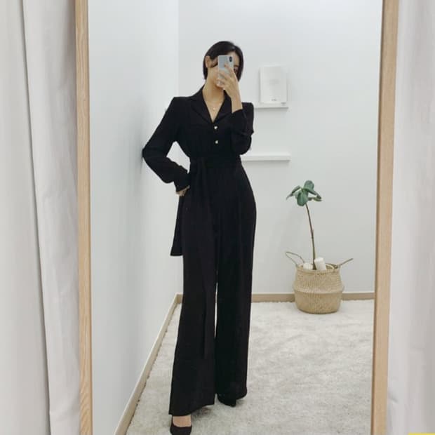 블랙 카라 점프수트