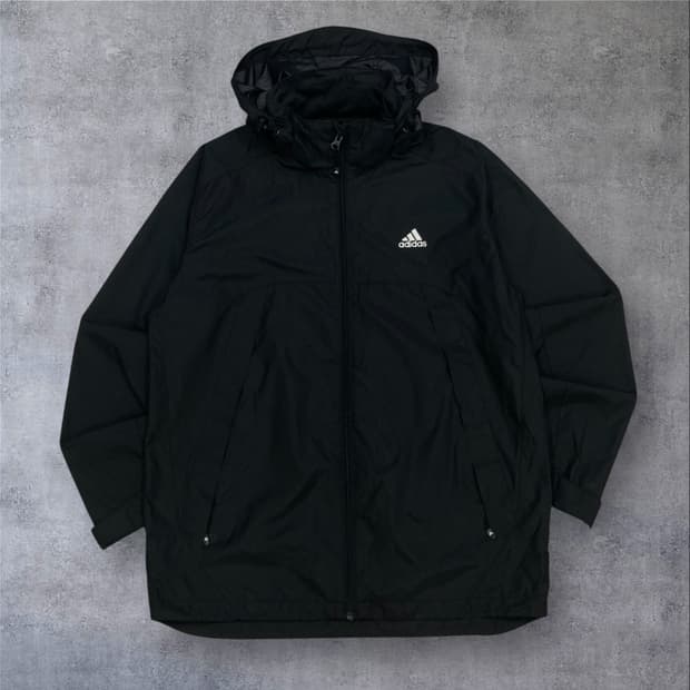 아디다스 블랙 컬러 스몰 로고 미니멀 바람막이