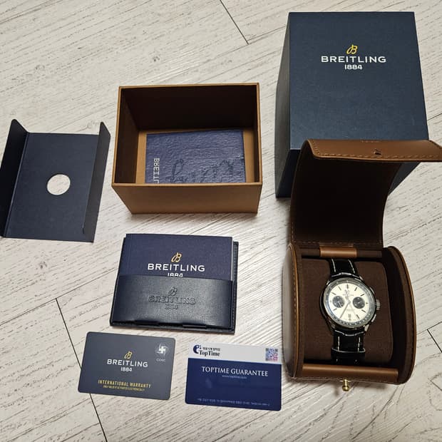 브라이틀링 프리미에르 B01 팬더 42mm