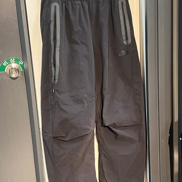 나이키 테크 우븐 팬프 팔아요 !