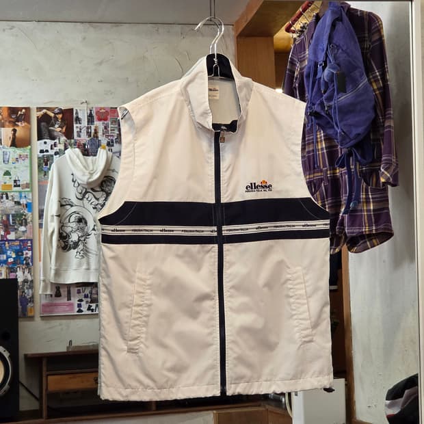 JPN 엘레쎄 화이트 배색 바람막이 베스트
