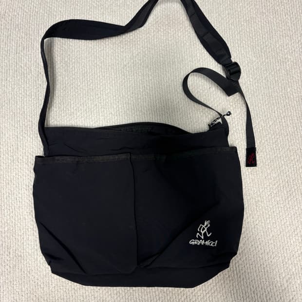 그라미치 크로스백