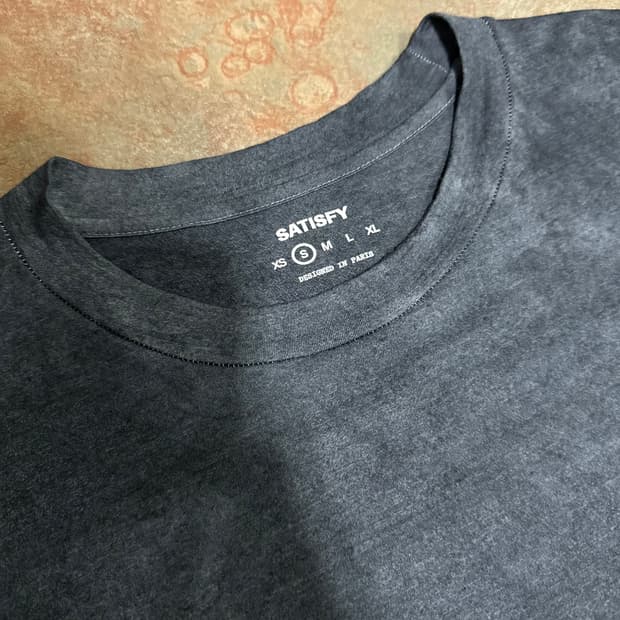 satisfy 새티스파이 티셔츠 썬 블리치드 블랙 S