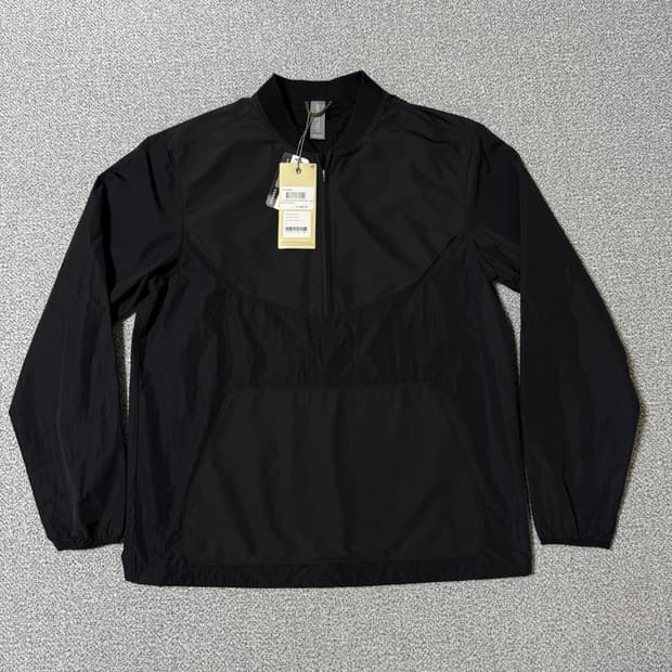 [정가 23만원 새상품] 언이펙티드 트레이닝 자켓