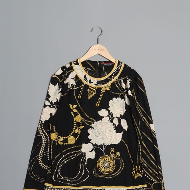 LEONARD SPORT Pattern Crew Blouse