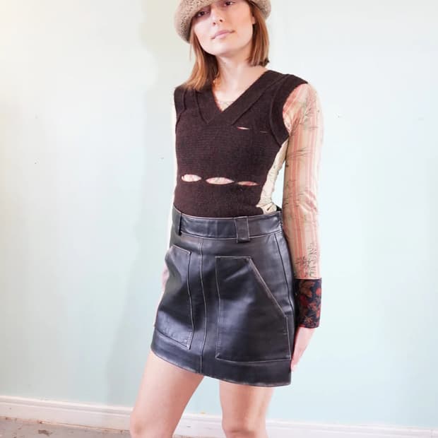 PRADA 프라다 미니 스커트(레더-칼프스킨)40 사이즈-해외발송