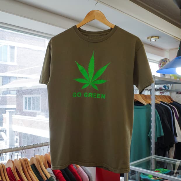 2000's Marijuana Graphic T-shirt