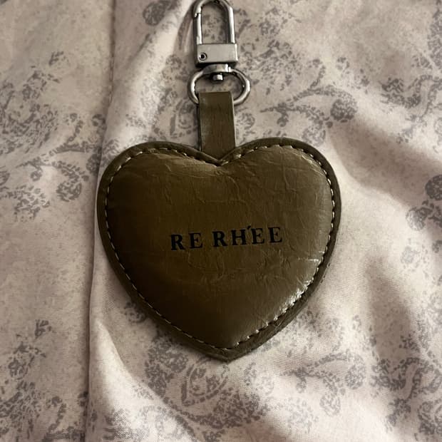 RE RHEE 하트 키링 올리브색(새상품)