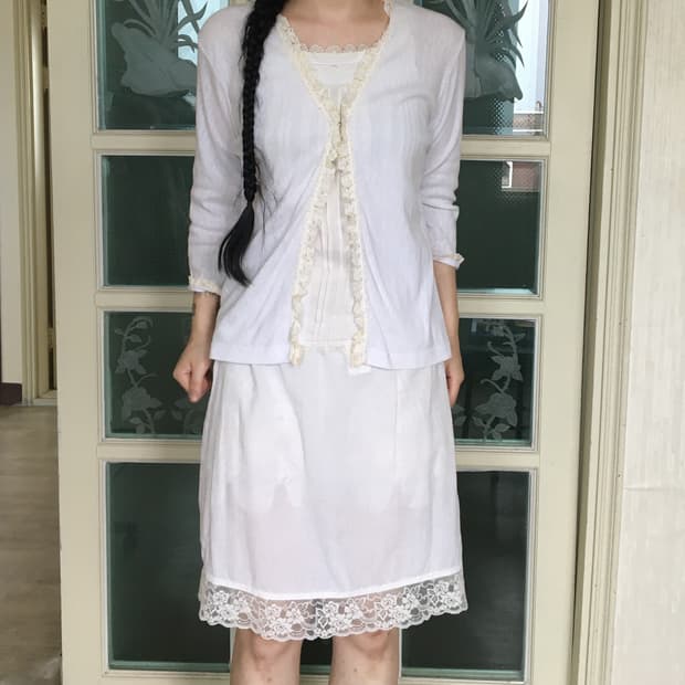 Lace trimming cardigan