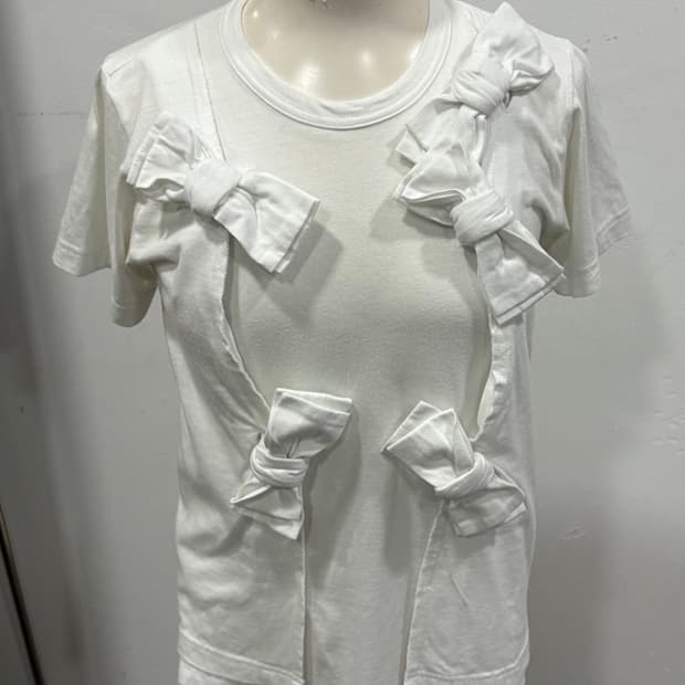꼼데가르송 리본 티셔츠 S사이즈