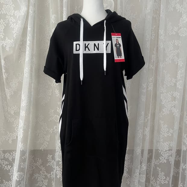 M) 새상품 DKNY 스포츠 후드 반팔 원피스 블랙