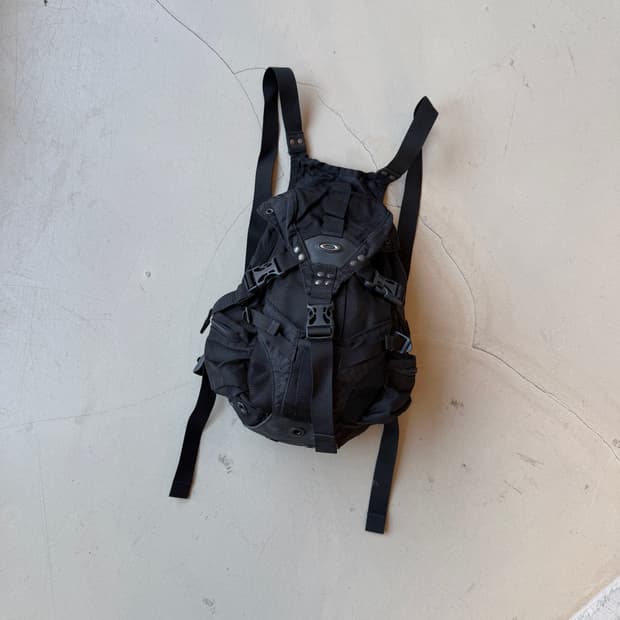 오클리 아이콘 미니 백팩