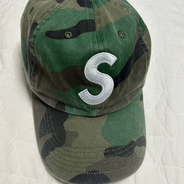 슈프림 피그먼트 프린트 S로고 6패널 캡 우드랜드 카모