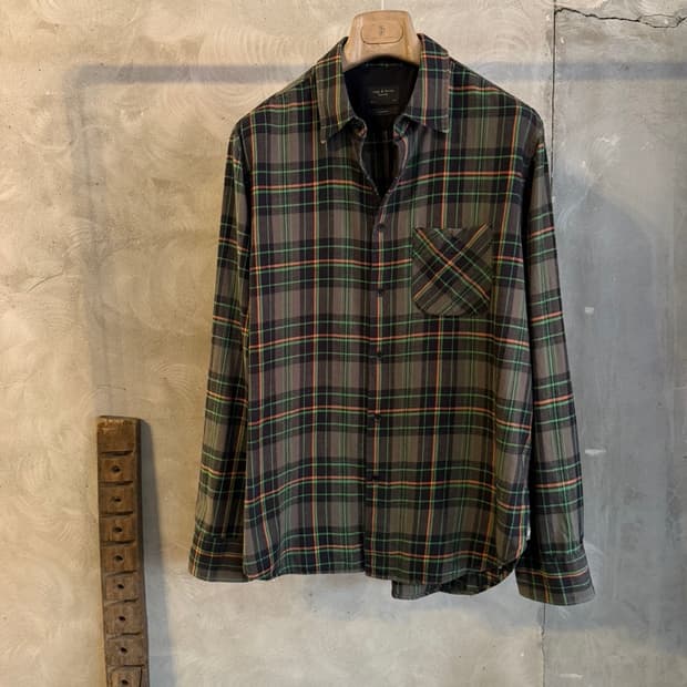 랙앤본 셔츠 100