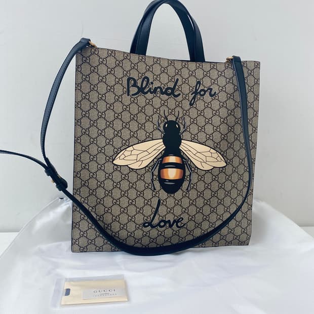 구찌 GG 수프림 꿀벌 토트백