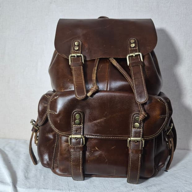 Vintage leather backpack 통가죽백팩