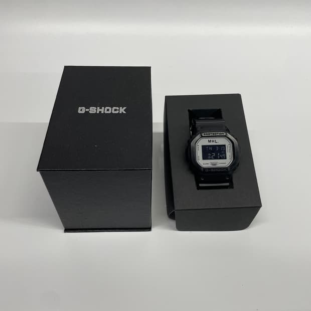 지샥 x 마가렛호웰 시계 화이트 에디션