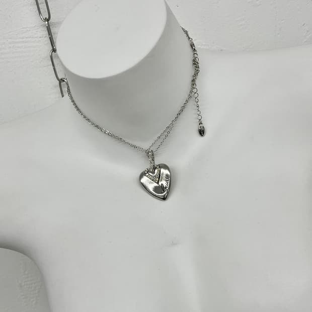 게스 하트 큐빅 네크리스