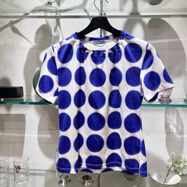 이세이미야케 polka dot tee