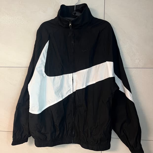 나이키 빅스우시 블랙/화이트 바람막이 (L)