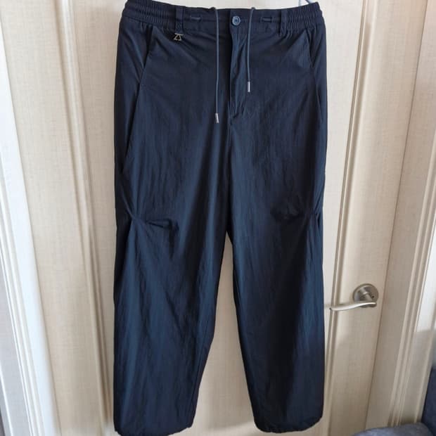 지오송지오 커브드 와이드 팬츠 블랙 24FW 78