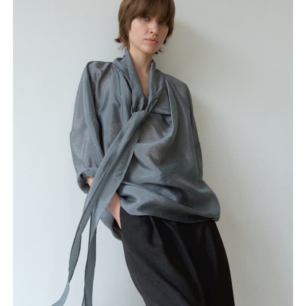 에이치에이트 아델블라우스