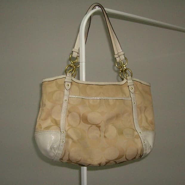Coach signature Zacquard Shoulder Tote