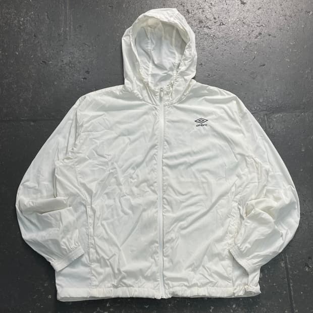 100 엄브로 바람막이