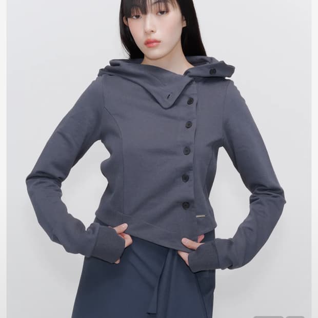미세키서울 Cowl neck botton hoodie CHARCOAL