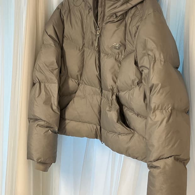 뉴발란스 실버패딩