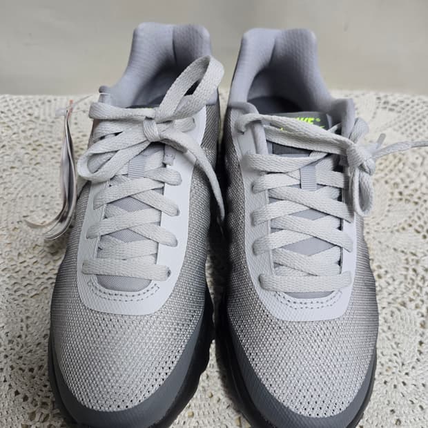 새상품)나이키에어맥스 인비거 230