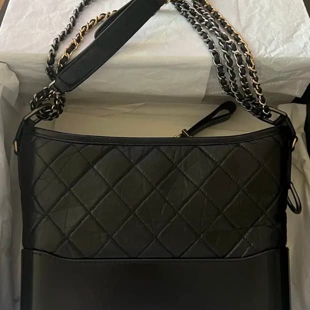 샤넬 가브리엘 호보백 뉴미듐 블랙