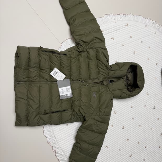 신품급 아크테릭스 토륨 후디 타츠 M사이즈 팝니다