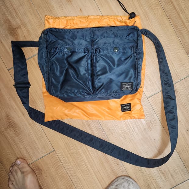 포터 탱커 숄더백 L사이즈 아이언블루 판매합니다 