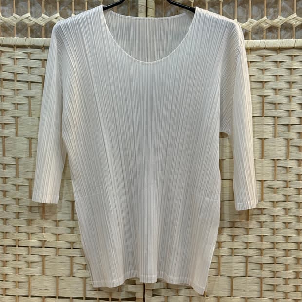 3/66 정품 플리츠플리즈 팝니다