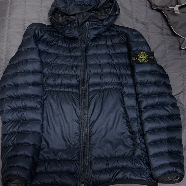 스톤 아일랜드 나일론 립스탑 경량 패딩