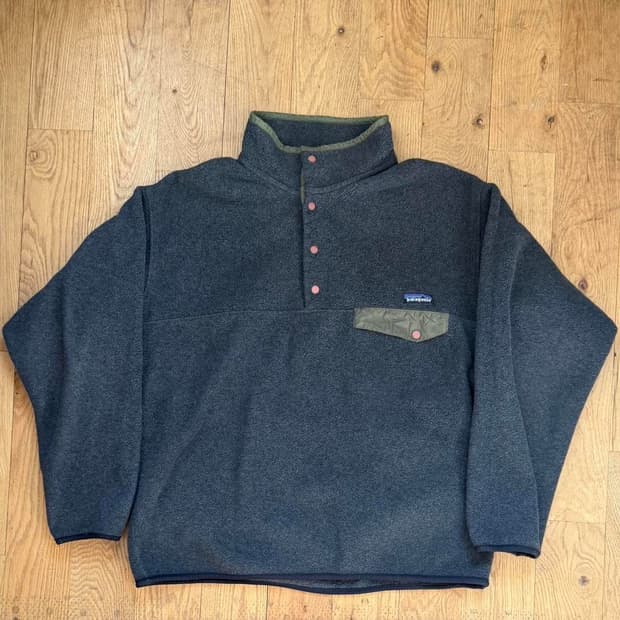 90s 파타고니아 신칠라 스냅-T 차콜/올리브