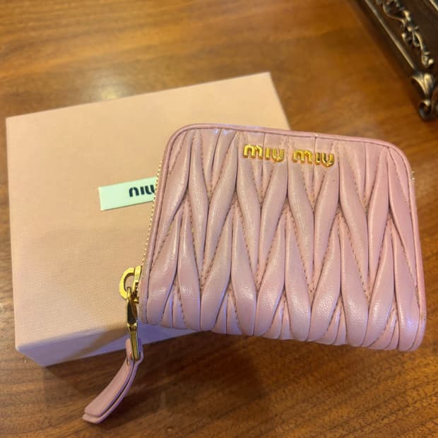 미우미우 마테라쎄 반지갑 핑크 (정품)