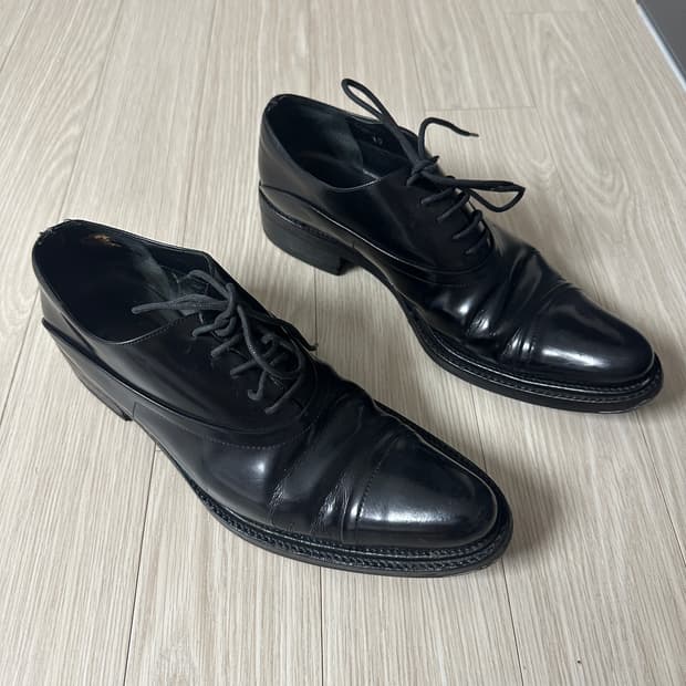 프라다 더비 슈즈