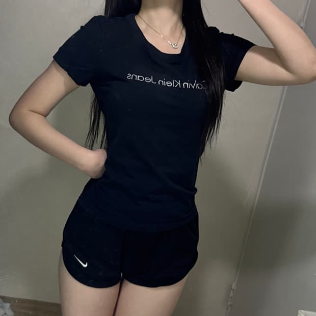 캘빈클라인 영어로고 반팔티