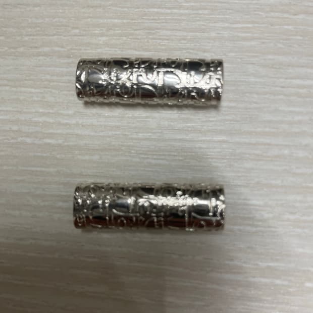 디올 오블리크 참 슈즈 끈 장식 한쌍