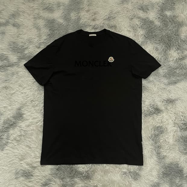 [25년식] 몽클레어 로고 패치 반팔 티셔츠 [2XL]