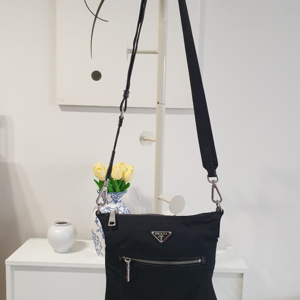프라다 크로스백(남여가능)
