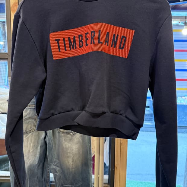 팀버랜드 네이비 크롭 맨투맨