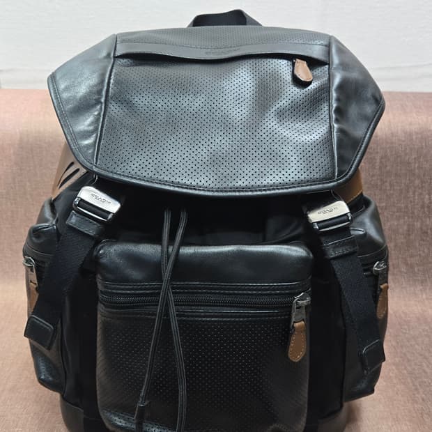 코치(Coach) 일회착용- 트랙 백팩  스무드 카프 가죽